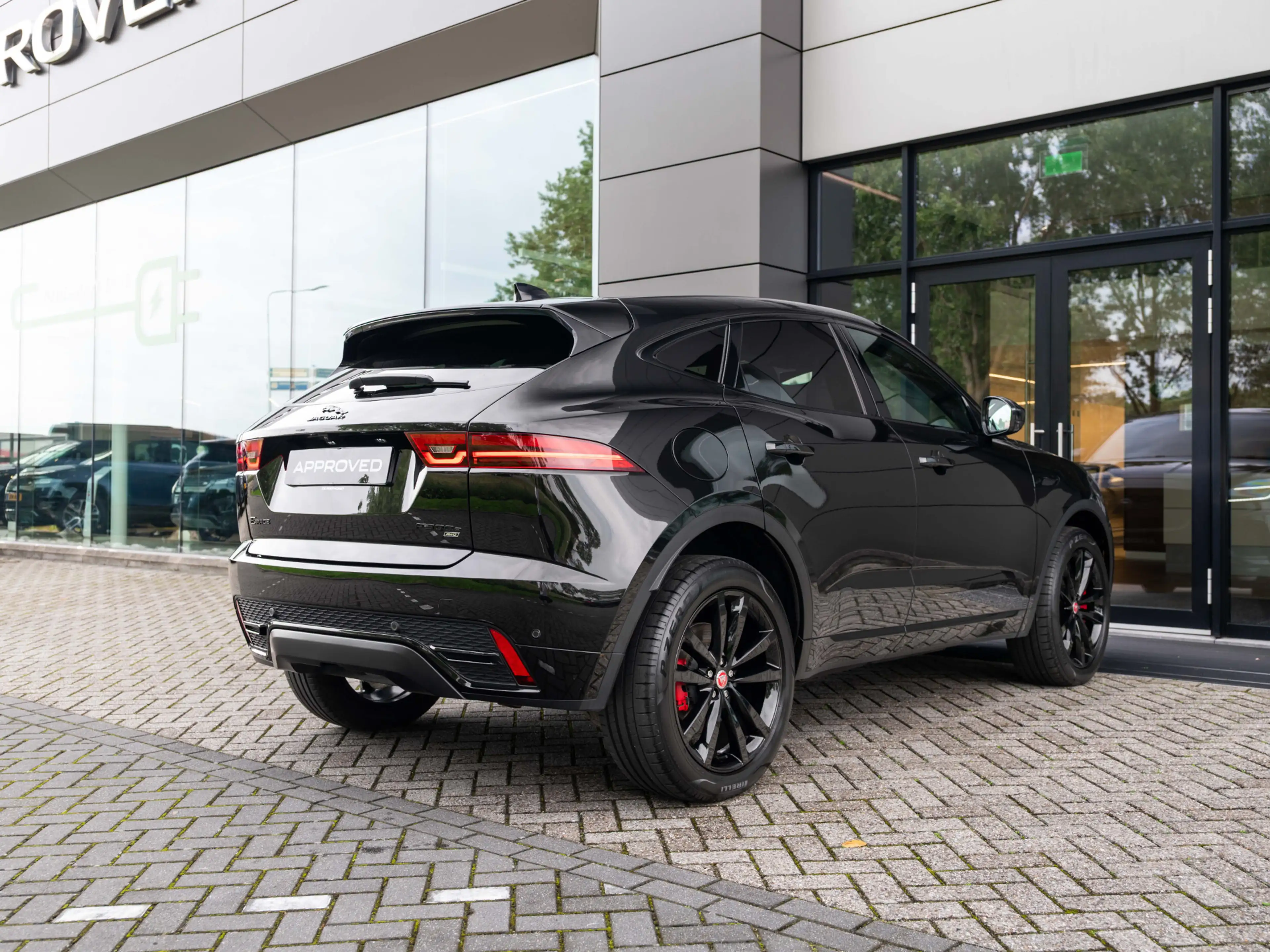 Jaguar E-Pace 1.5 P300e AWD R-Dynamic HSE | Black Pack | Adaptiv — photo 25