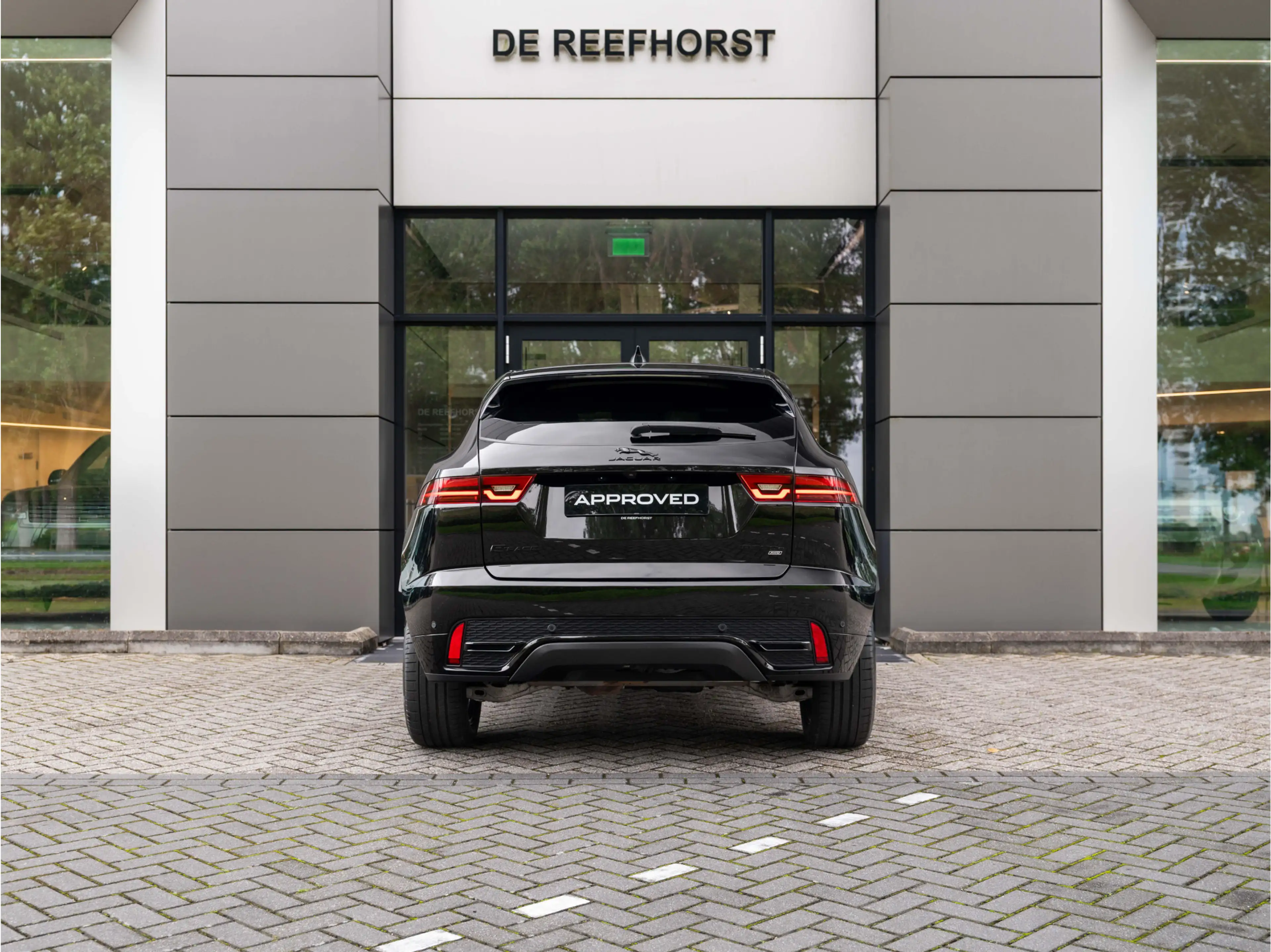 Jaguar E-Pace 1.5 P300e AWD R-Dynamic HSE | Black Pack | Adaptiv — photo 7