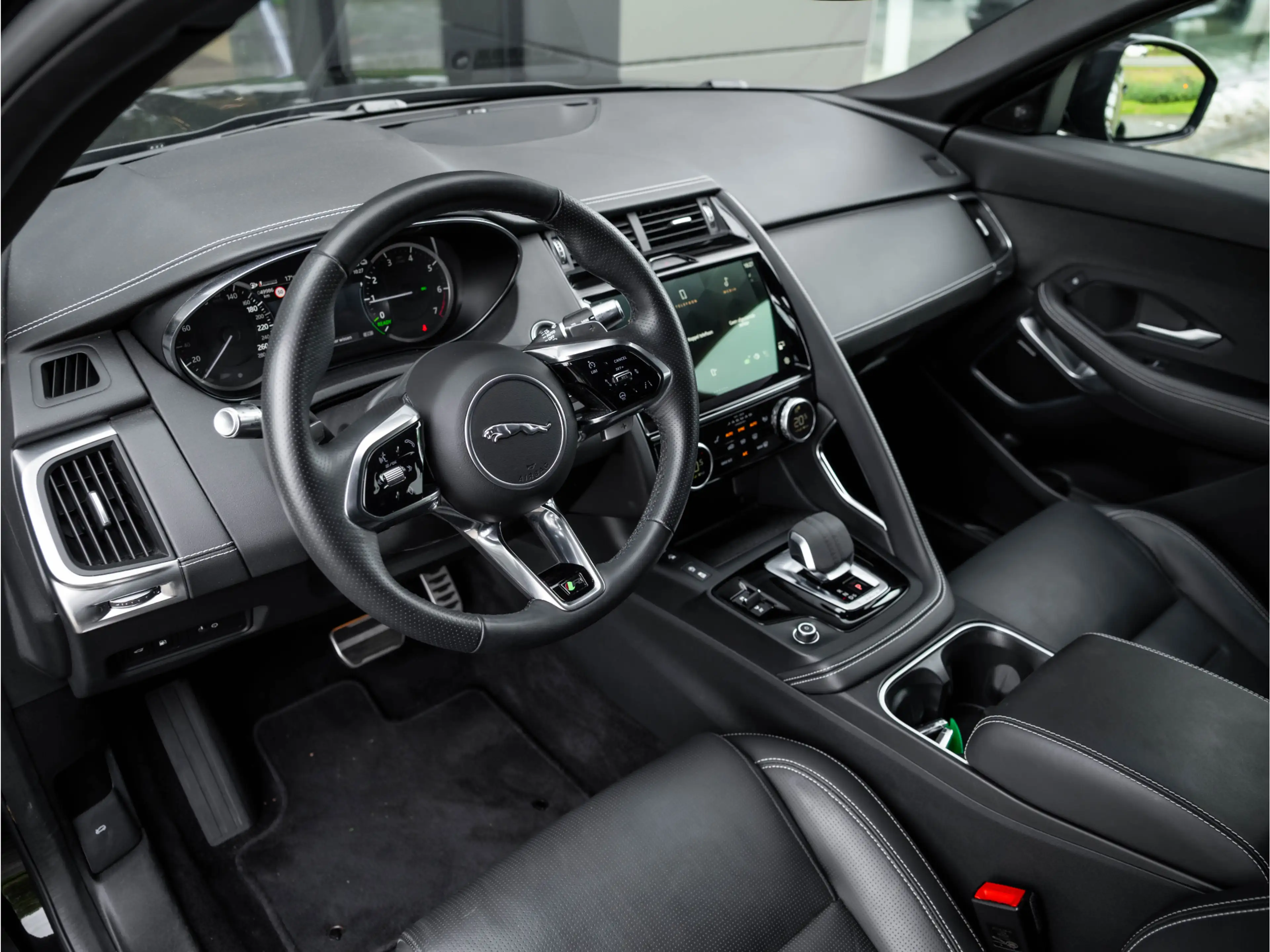 Jaguar E-Pace 1.5 P300e AWD R-Dynamic HSE | Black Pack | Adaptiv — photo 3