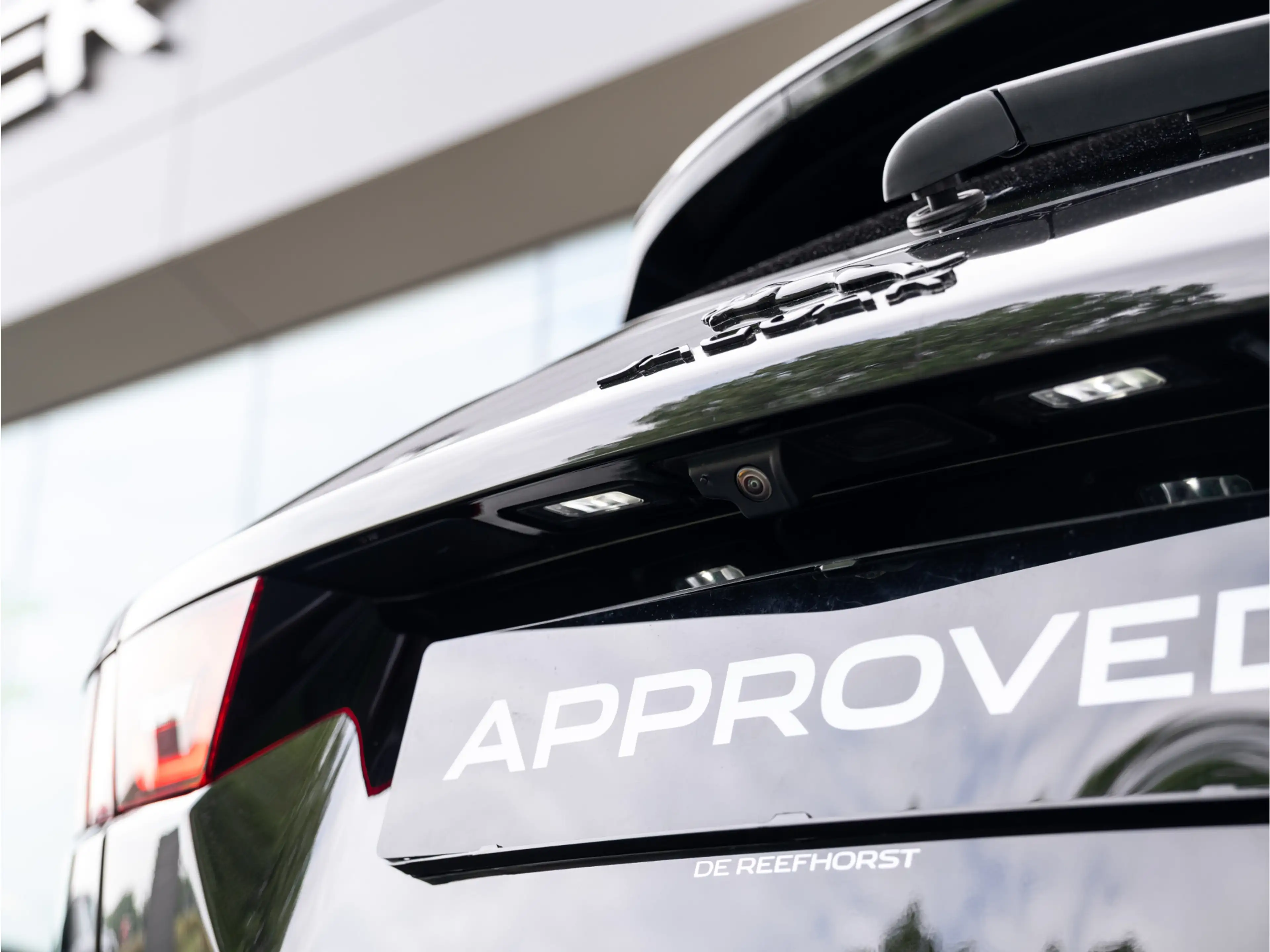 Jaguar E-Pace 1.5 P300e AWD R-Dynamic HSE | Black Pack | Adaptiv — photo 28