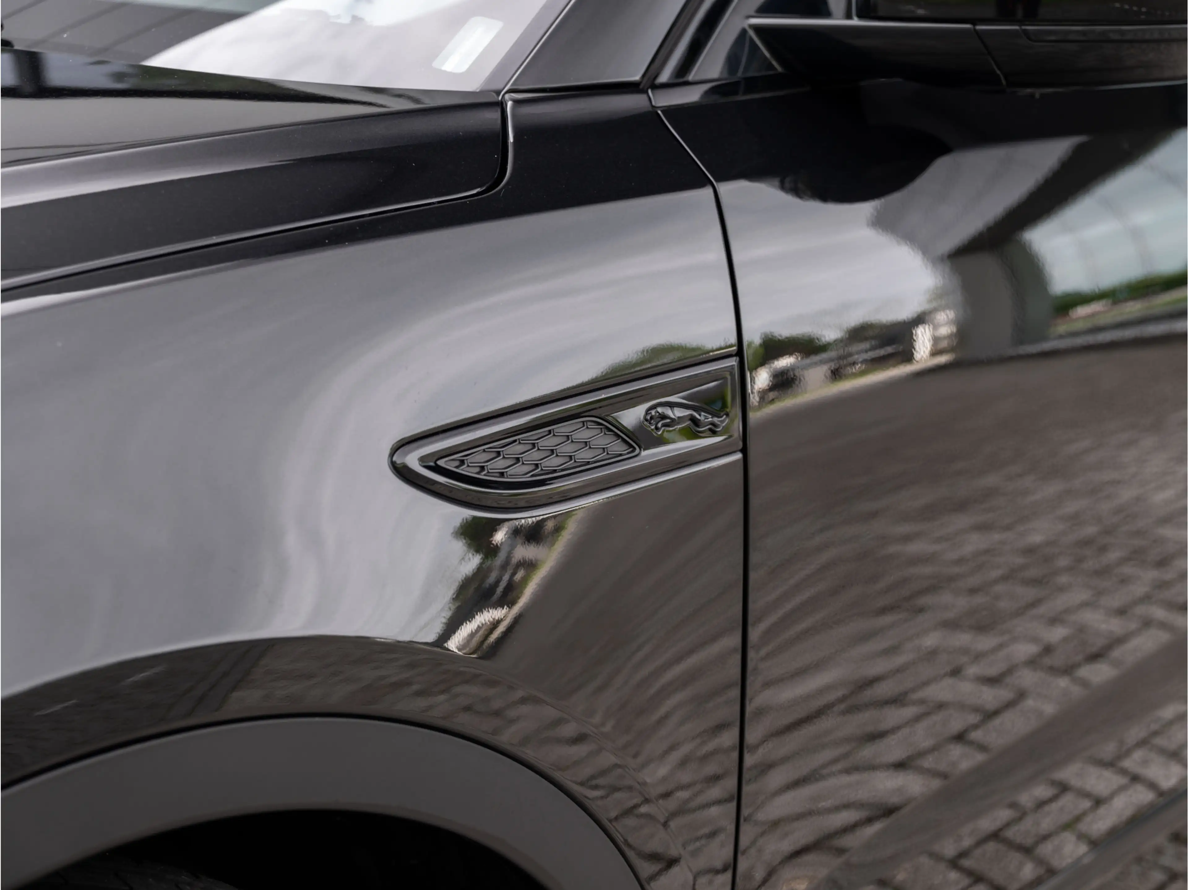 Jaguar E-Pace 1.5 P300e AWD R-Dynamic HSE | Black Pack | Adaptiv — photo 19