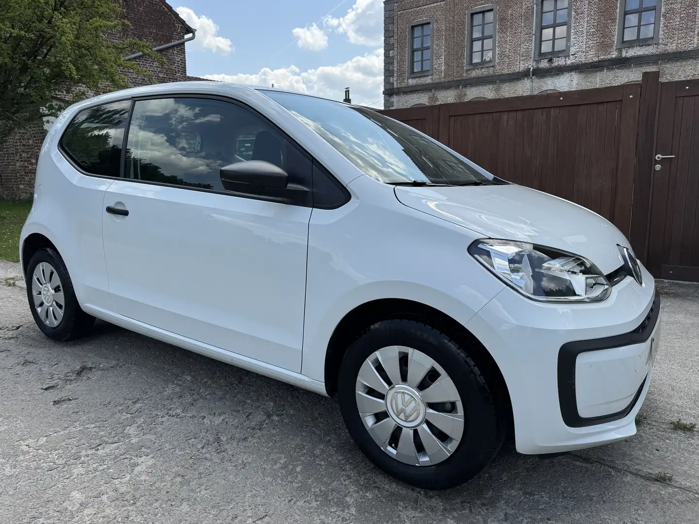 Volkswagen up! 1.0i (EU6.2) * ONLY 2.800 KM** Wit - 1