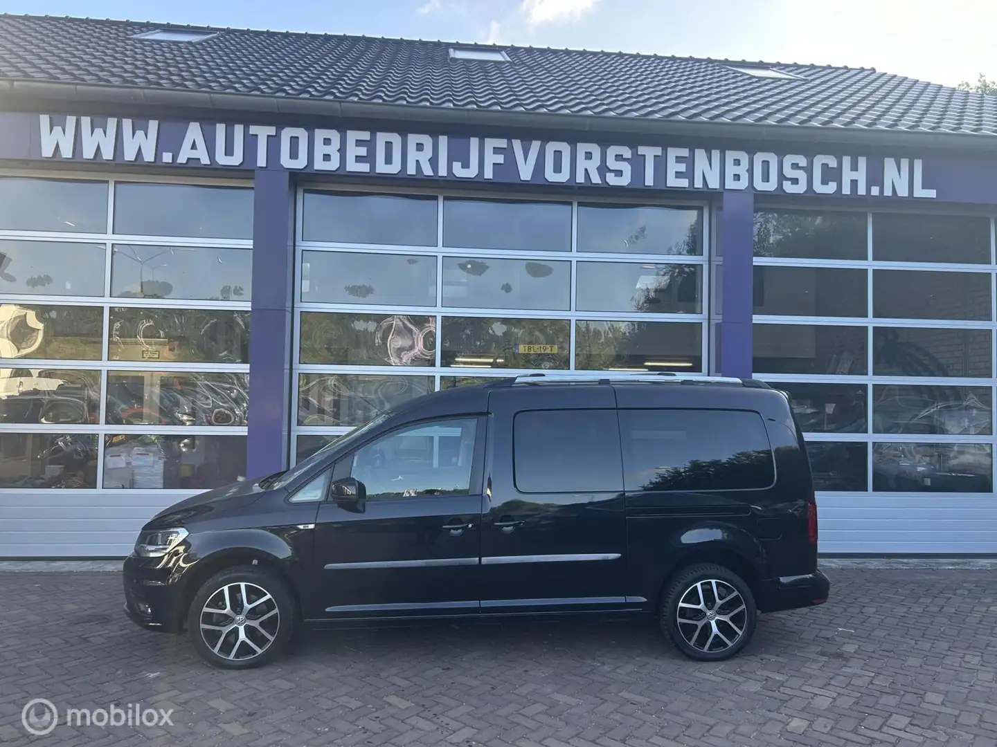 Volkswagen Caddy Maxi 1.4 TSI * AUTOMAAT * NAVI * TREKHAAK * Zwart - 2