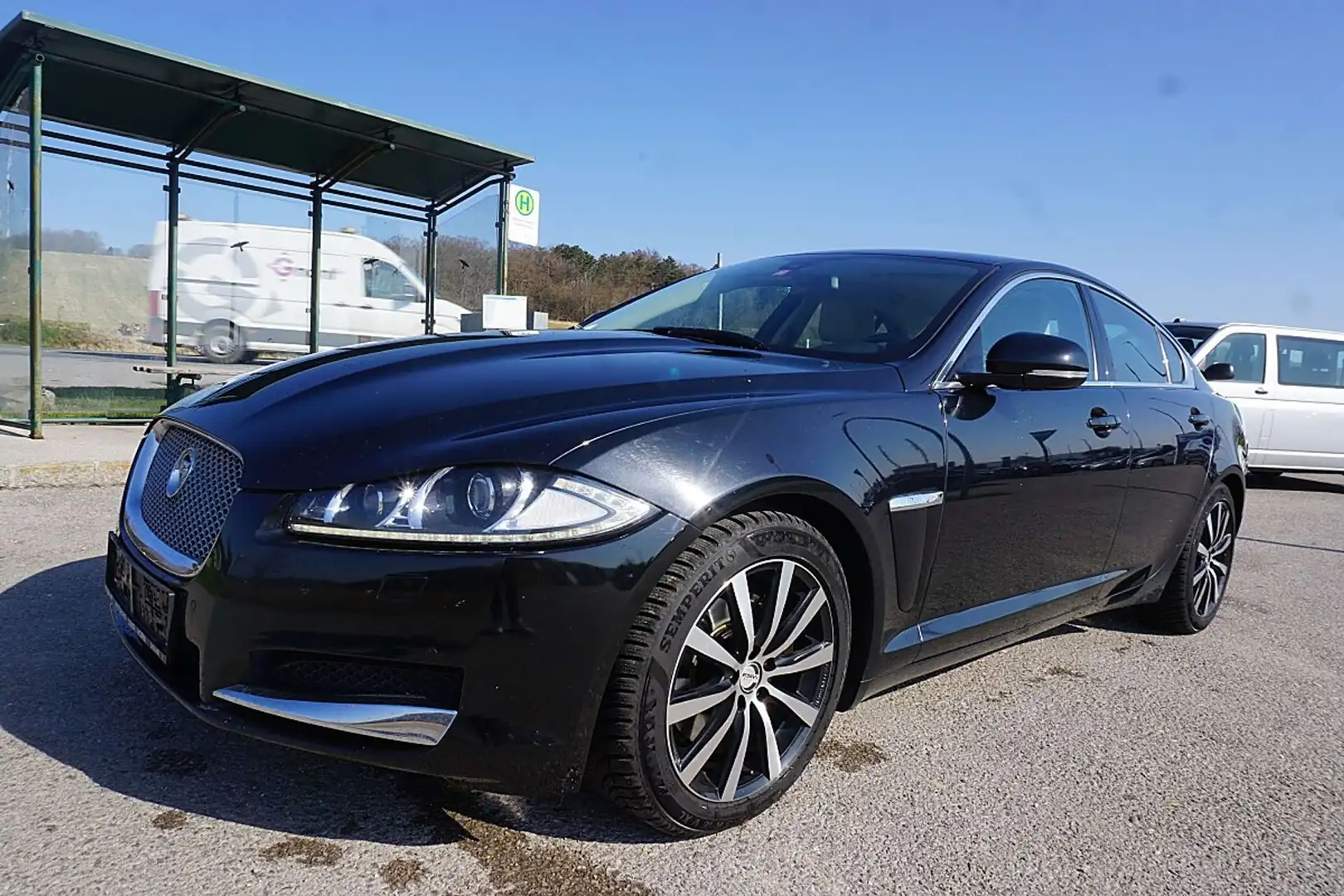 Jaguar XF 2,2 Diesel Luxury Schwarz - 2