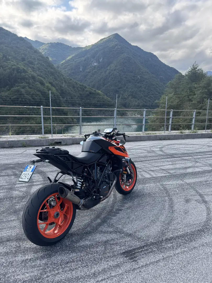 KTM 1290 Super Duke R - 1