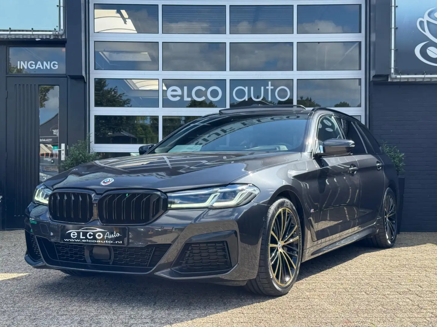 BMW 530 5-serie Touring 530i Business Edition Plus / Pano Grijs - 1