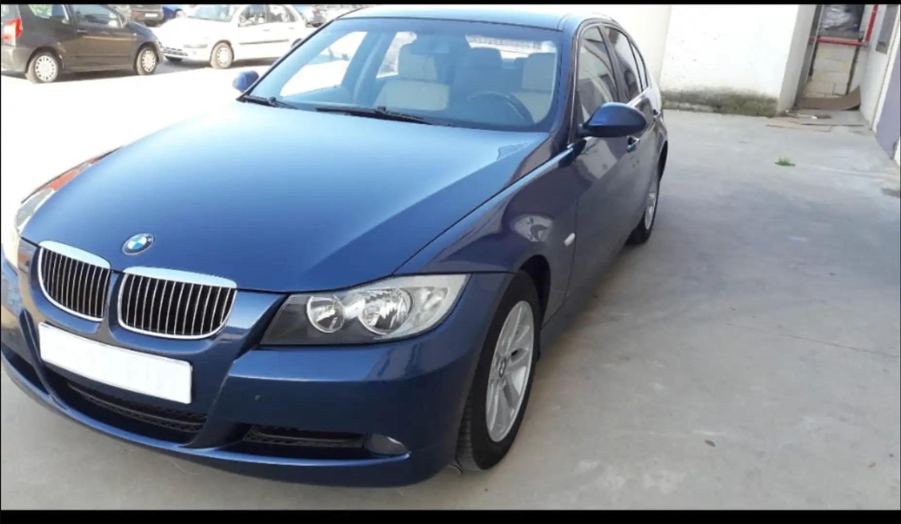 BMW 318 318d - 1