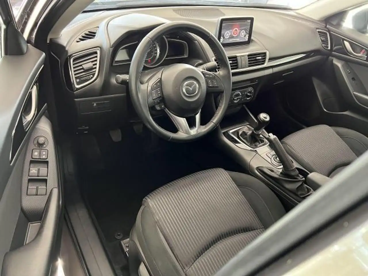 Mazda 3 снимка Mazda 3