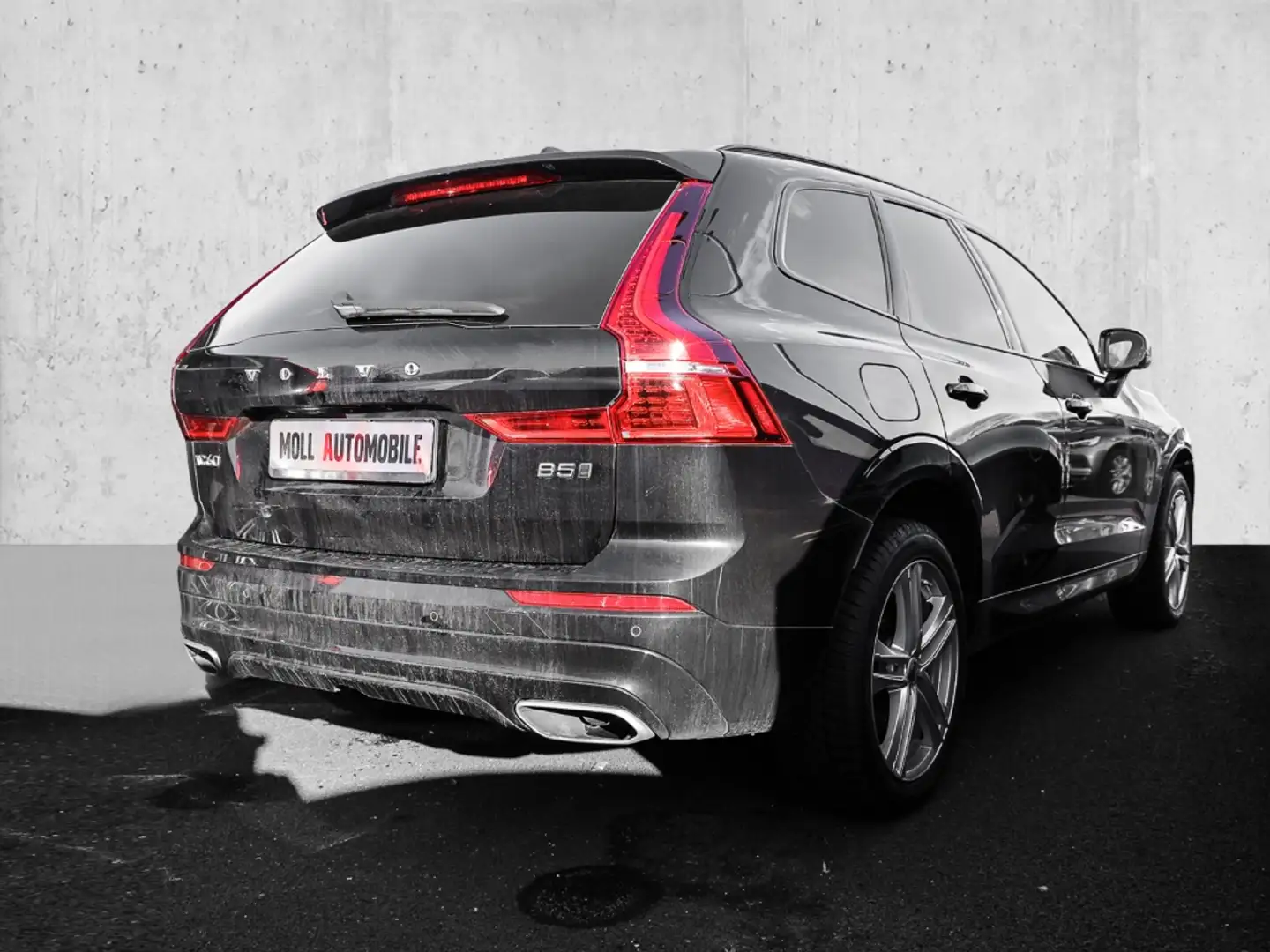 Volvo XC60 R Design AWD B5 Diesel EU6d Allrad StandHZG Navi d Schwarz - 2