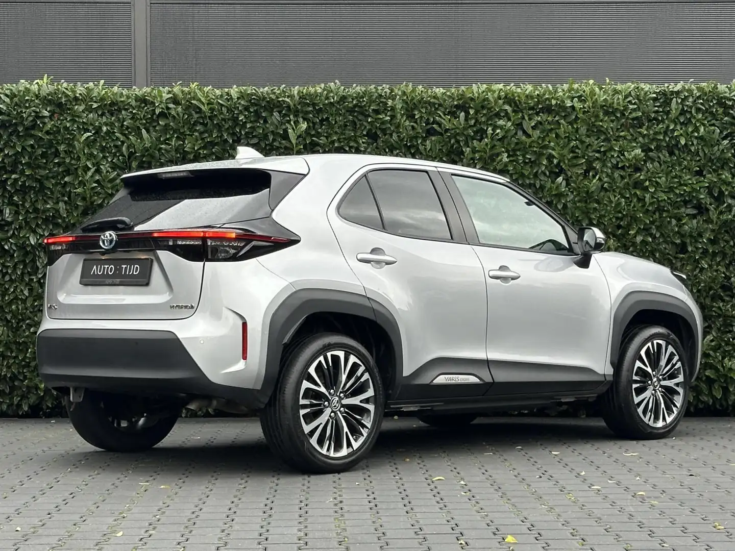 Toyota Yaris Cross 1.5 Hybrid ELEGANT, PANO, LEDER, ADAPT CRUISE, NAV Argent - 2