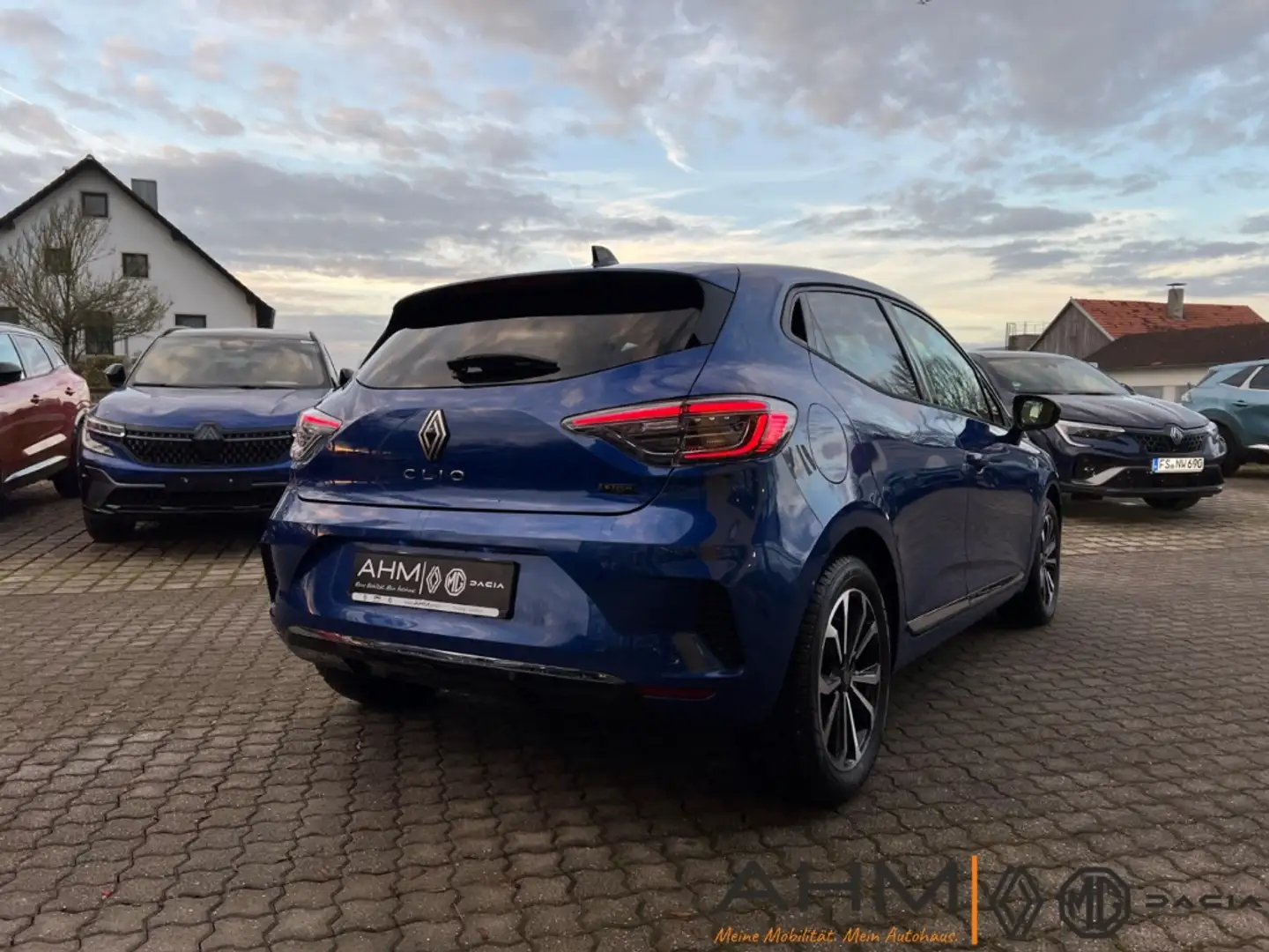 Renault Clio V Techno 1.6 E-TECH Hybrid 145 Sonderlackierung Bleu - 2
