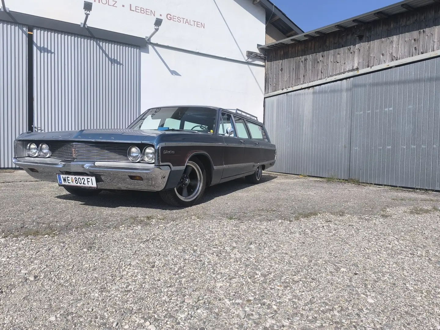 Chrysler Town & Country - 2