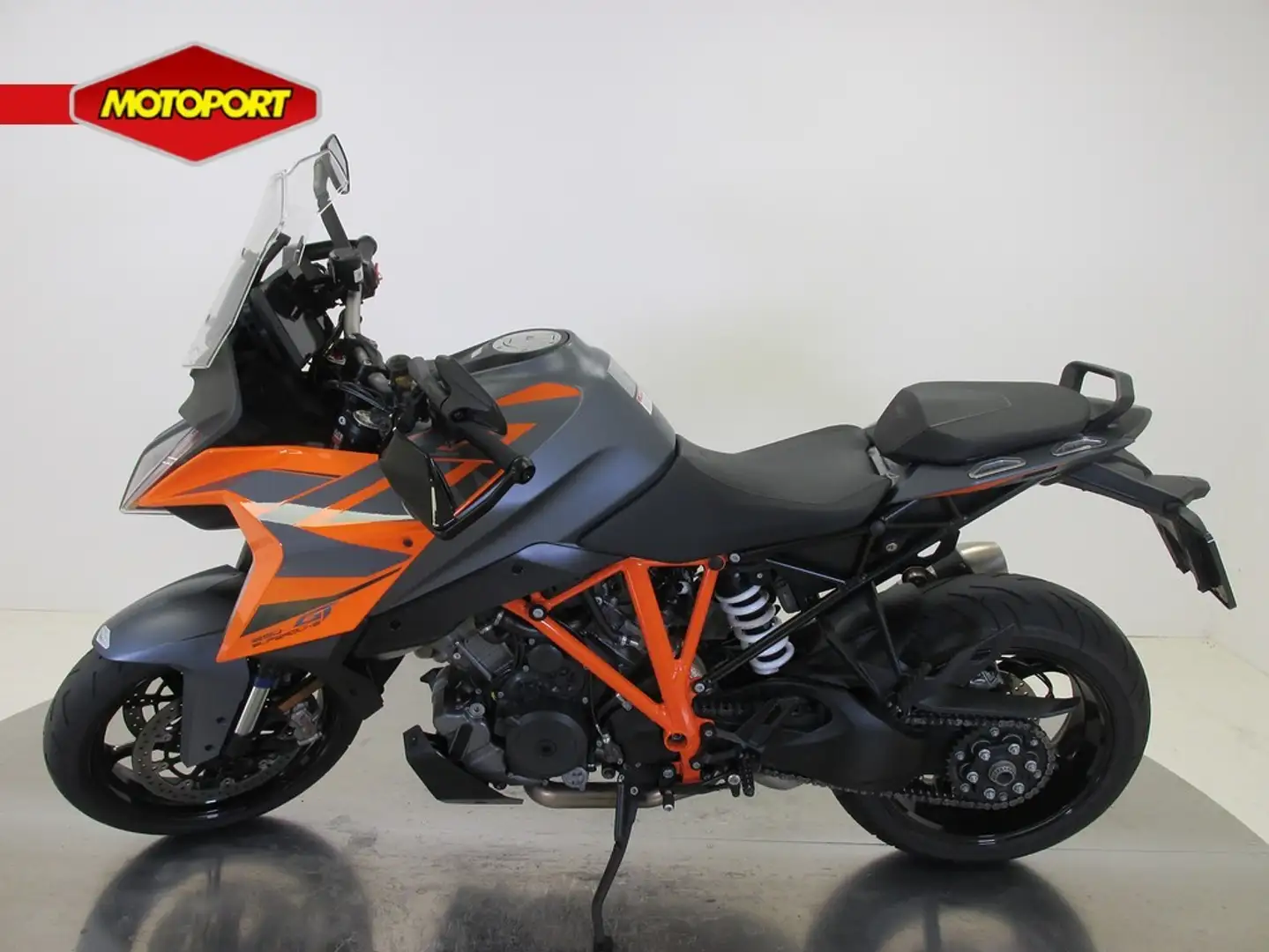 KTM 1290 Super Duke GT Narancs - 2