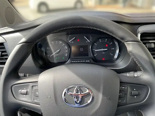 Toyota Proace Verso Crosscamp Flex 2,0 7 S. Ansicht 15