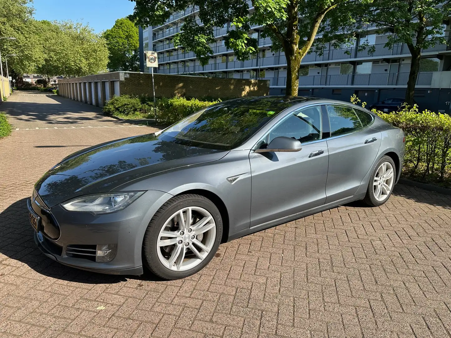 Tesla Model S Model S 85 Signature Perf. Grijs - 2