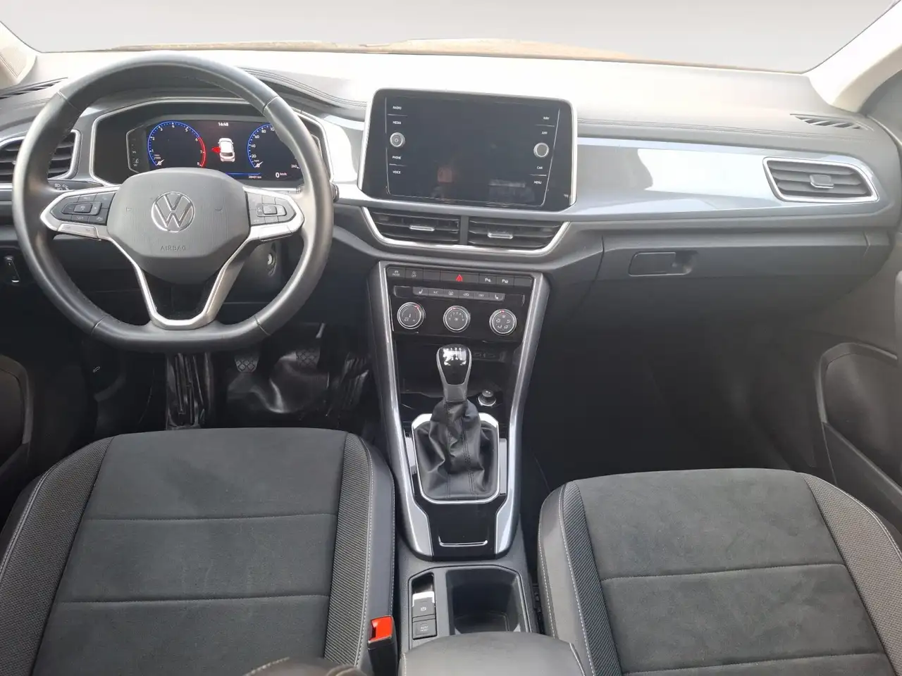 Volkswagen T-Roc 1.0 TSI Style AHK RFK CarPlay ACC SHZ 10