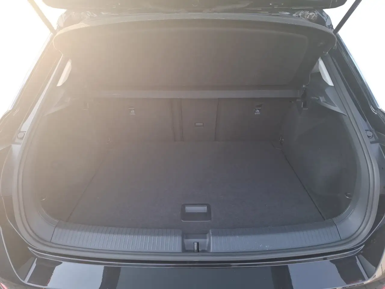 Volkswagen T-Roc 1.0 TSI Style AHK RFK CarPlay ACC SHZ 16