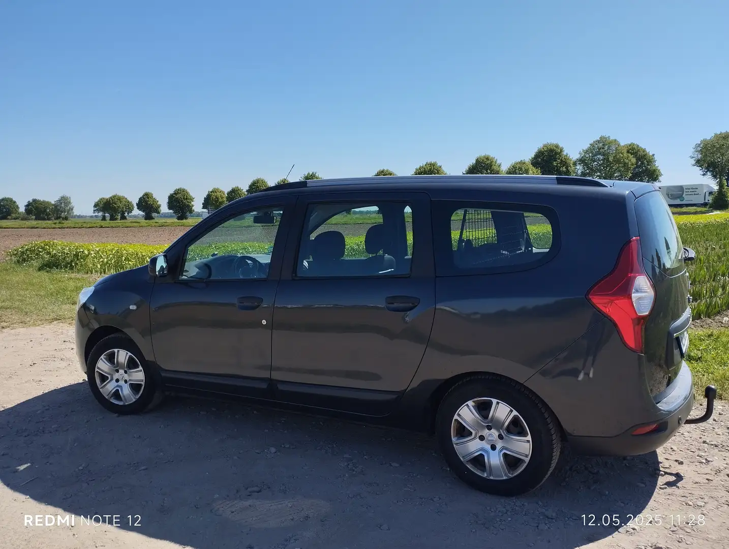 Dacia Lodgy SCe 110 LPG Comfort Grau - 1