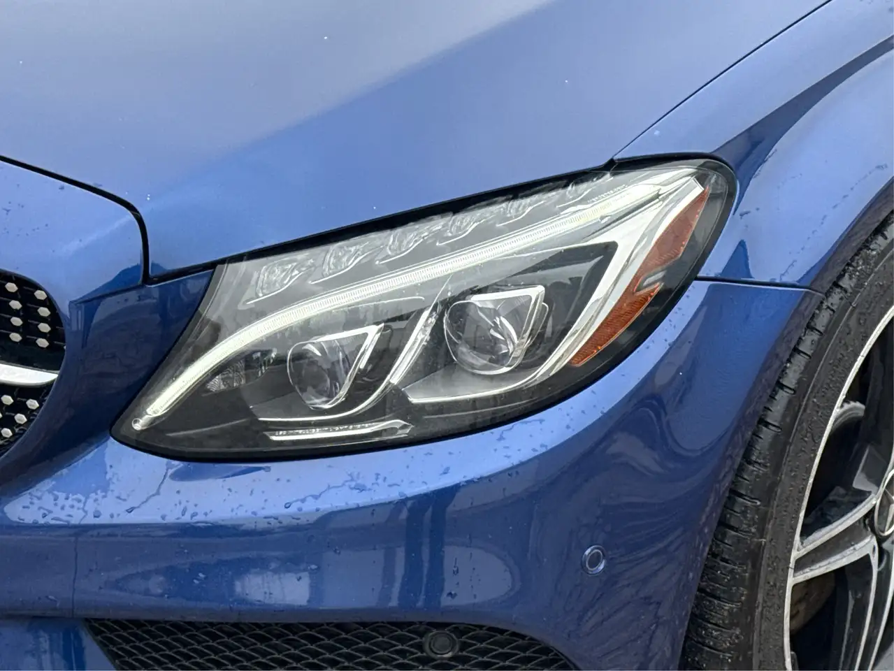 Mercedes-Benz C-Class снимка Mercedes-Benz C-Class