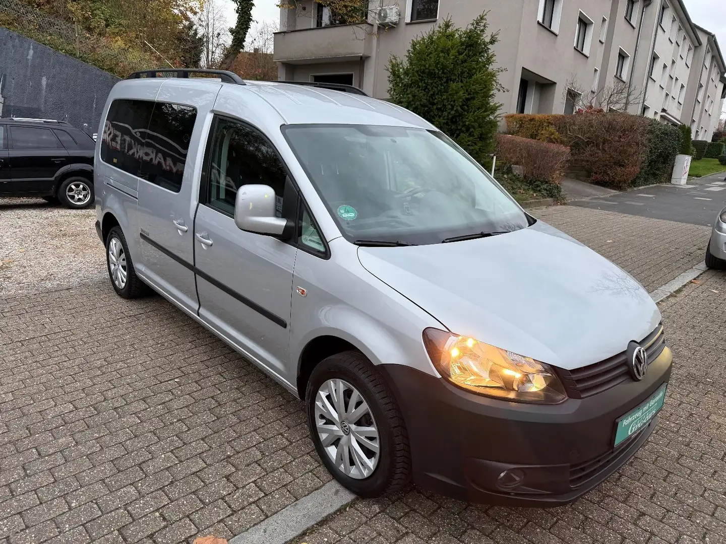 Volkswagen Caddy Kasten/Kombi Maxi Roncalli*TÜV NEU*1 HAND* Argent - 2