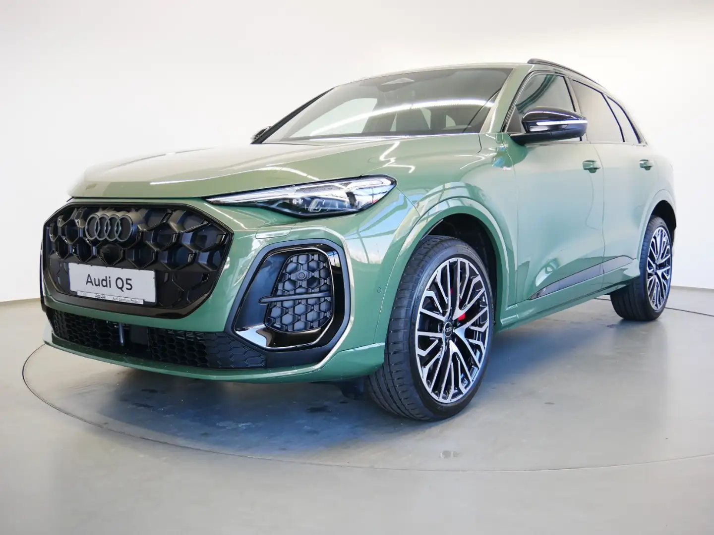 Audi Q5 TDI S line S tro. MATRIX AHK TECH+ Grün - 2