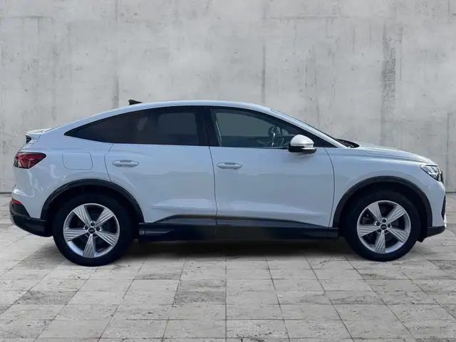 Audi Q4 E-Tron view 7