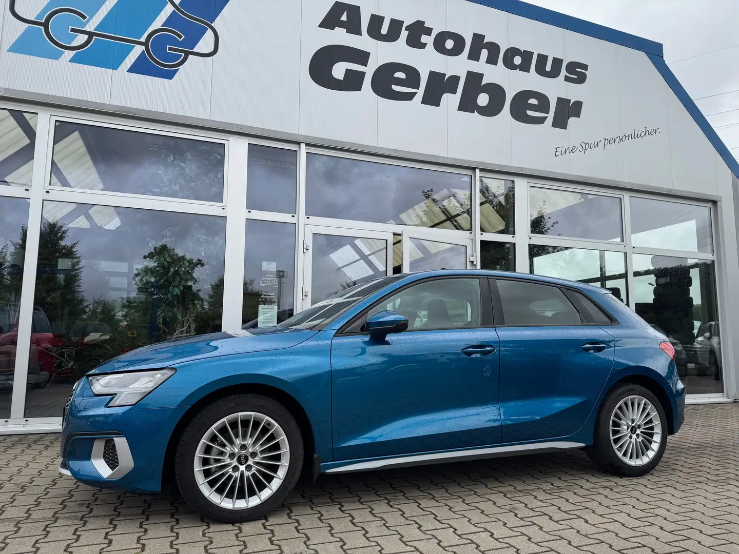 Audi A3 35 TFSI Sportback advanced Bleu - 1