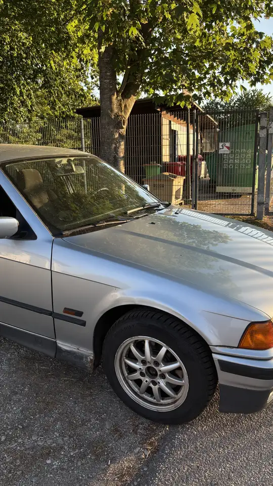 BMW 316i, foto 2