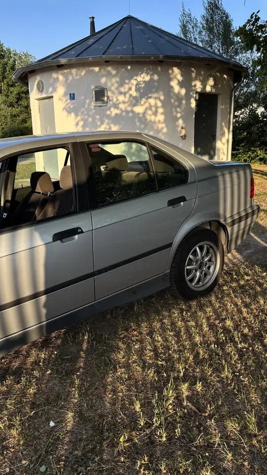 BMW 316i, foto 3