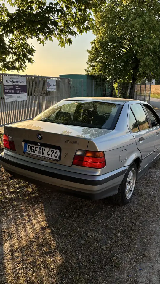 BMW 316i, foto 6