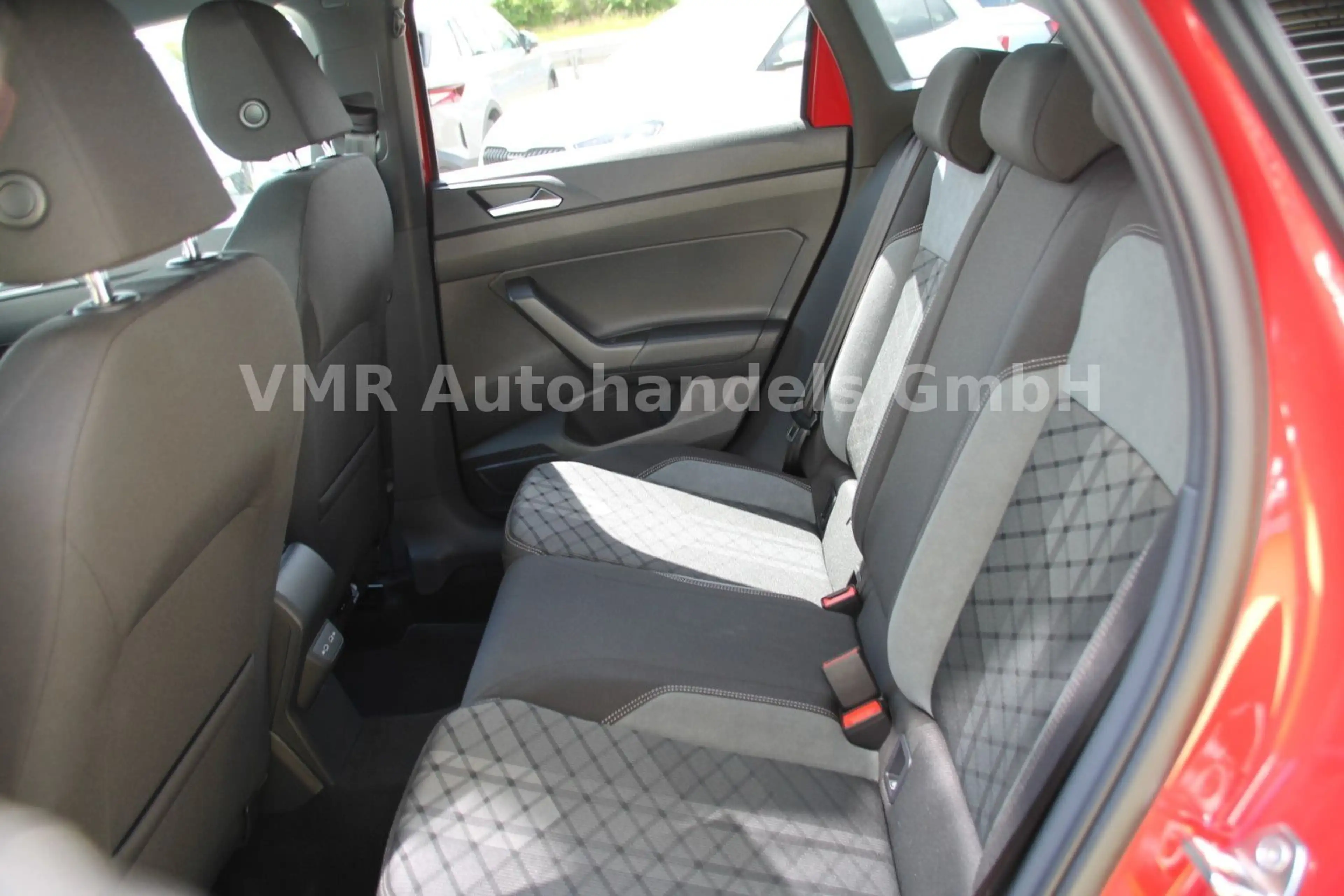 Volkswagen Taigo 1.5 TSI DSG R-Line *5J.Gar.*AHK*18"*Kamera — photo 13
