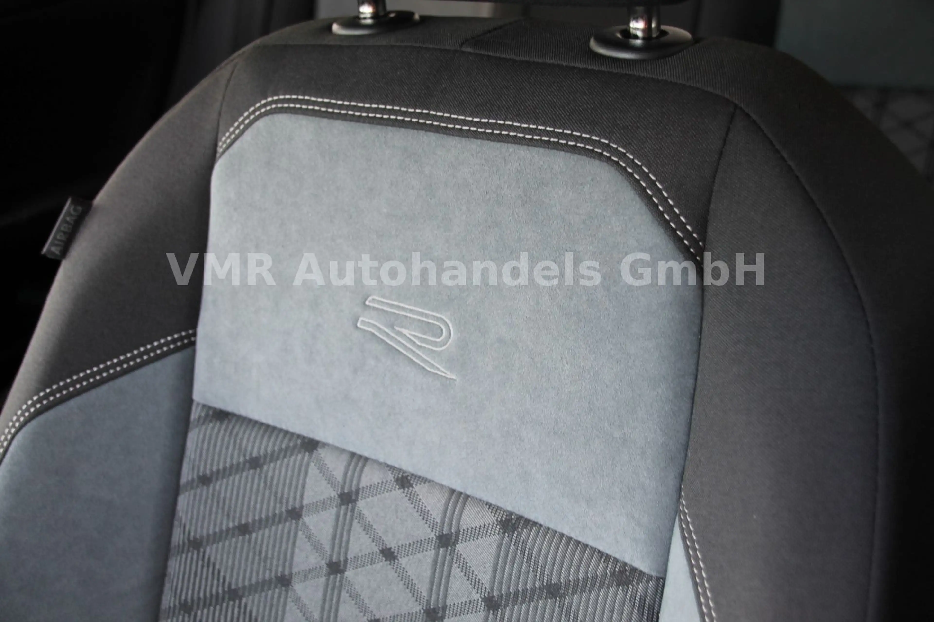 Volkswagen Taigo 1.5 TSI DSG R-Line *5J.Gar.*AHK*18"*Kamera — photo 12