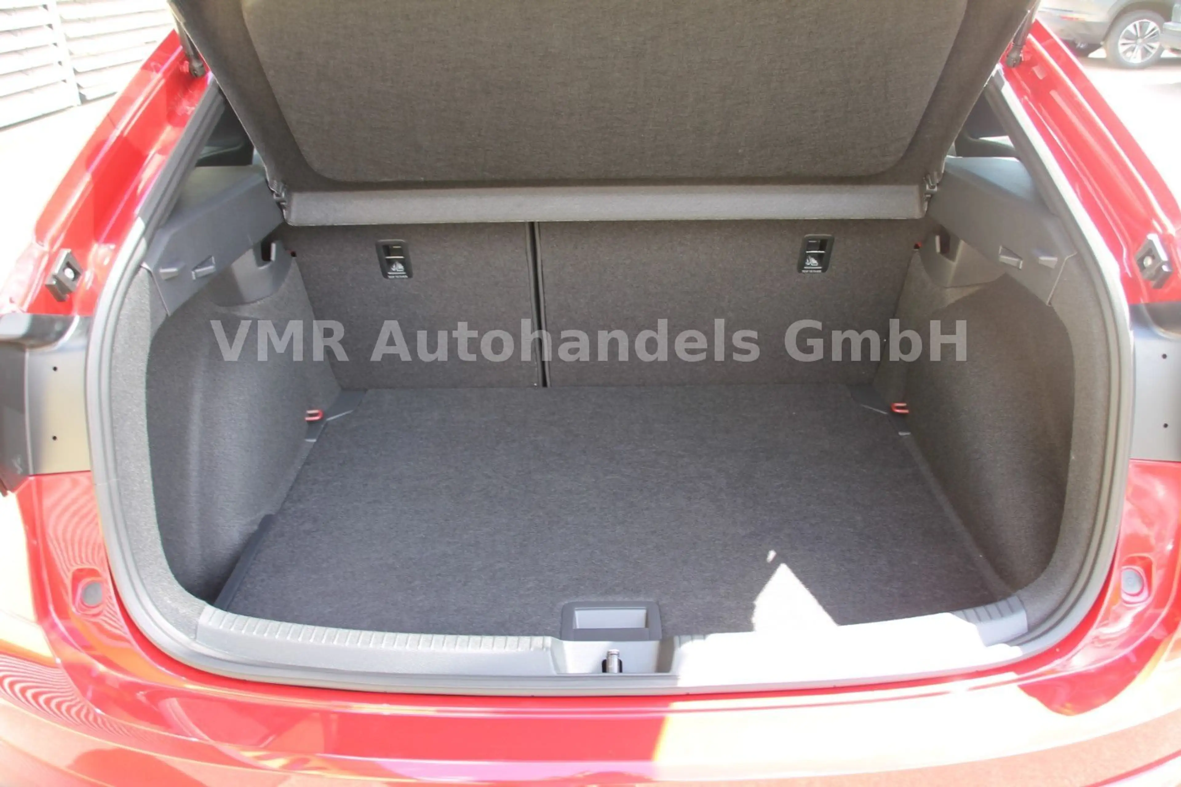 Volkswagen Taigo 1.5 TSI DSG R-Line *5J.Gar.*AHK*18"*Kamera — photo 9