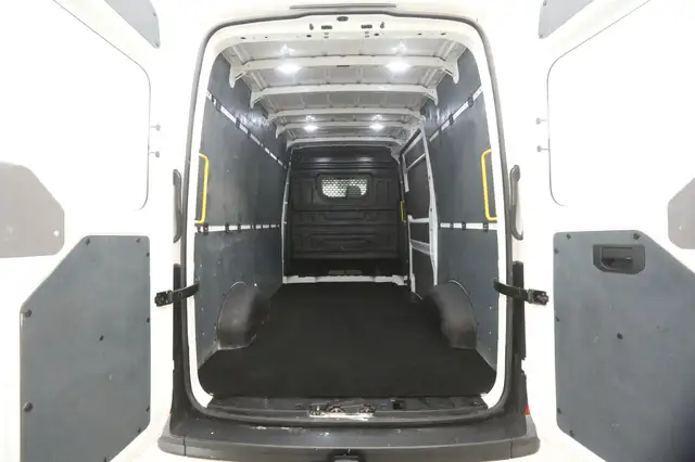 Volkswagen Crafter view 3