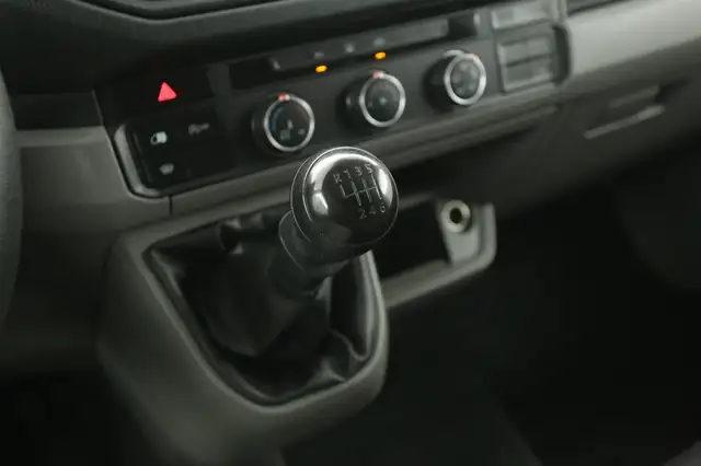 Volkswagen Crafter view 17