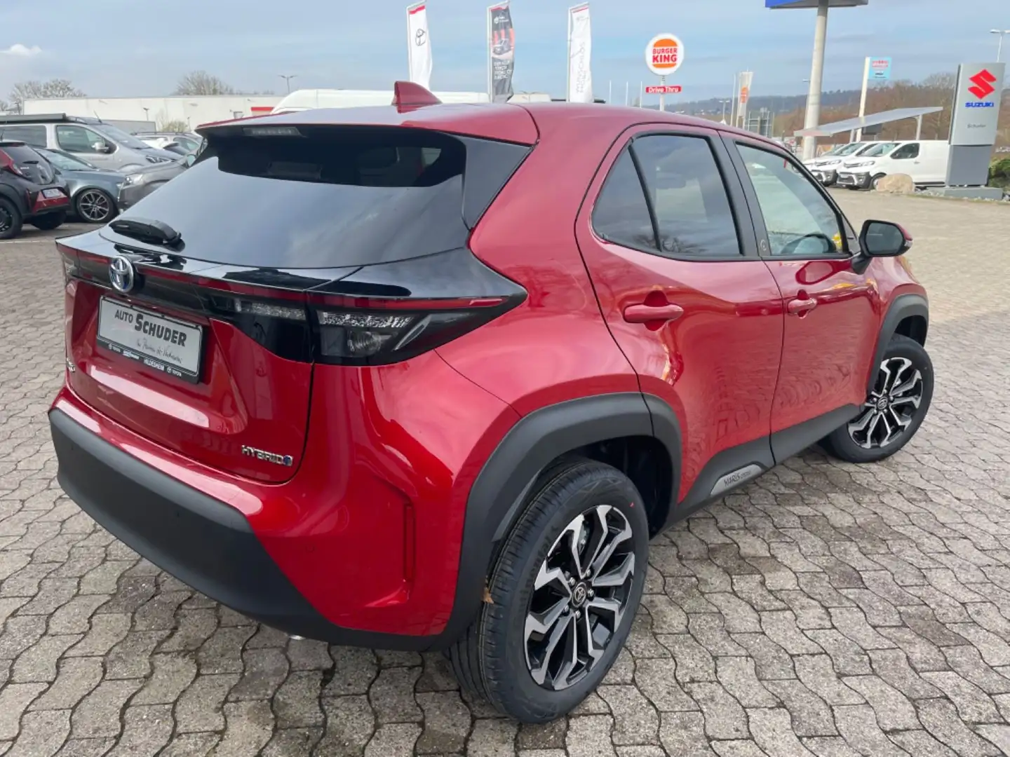 Toyota Yaris Cross TeamD **SAFETY/CONNECT/WINTERPAKET** Czerwony - 2