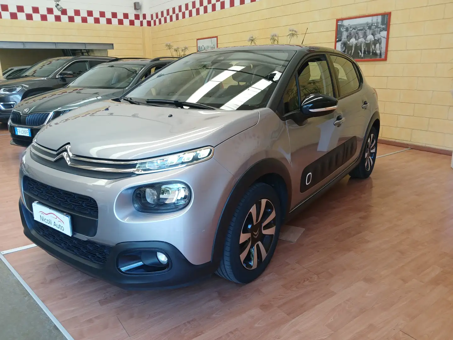 Citroen C3 C3 III 2017 1.2 puretech Shine s Grigio - 1