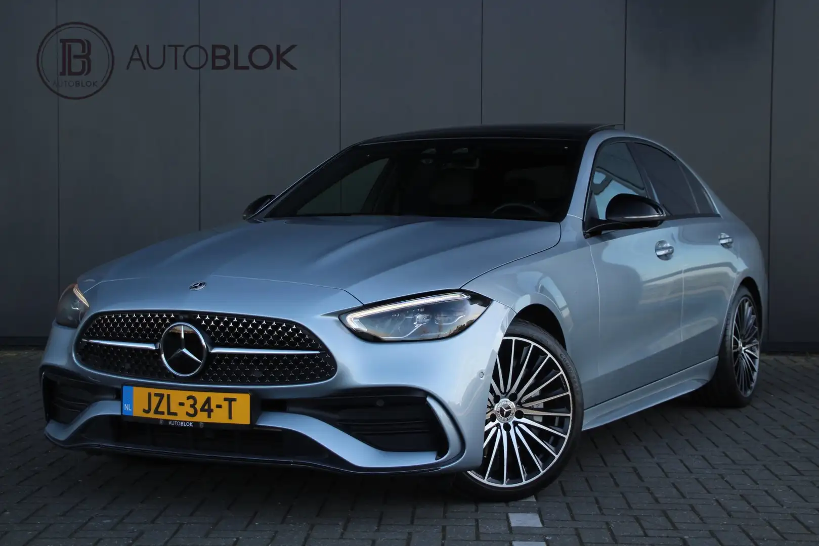 Mercedes-Benz C 180 AMG Line | 360Camera | Apple CarPlay | Stoelverwar Silber - 1