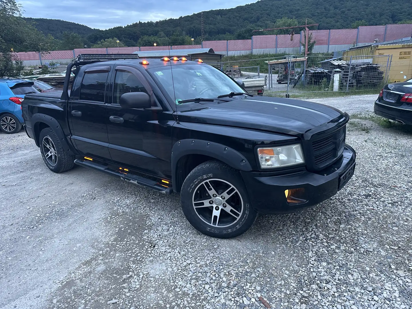 Dodge Dakota 4.7 Liter Gas und Benzin Schwarz - 2