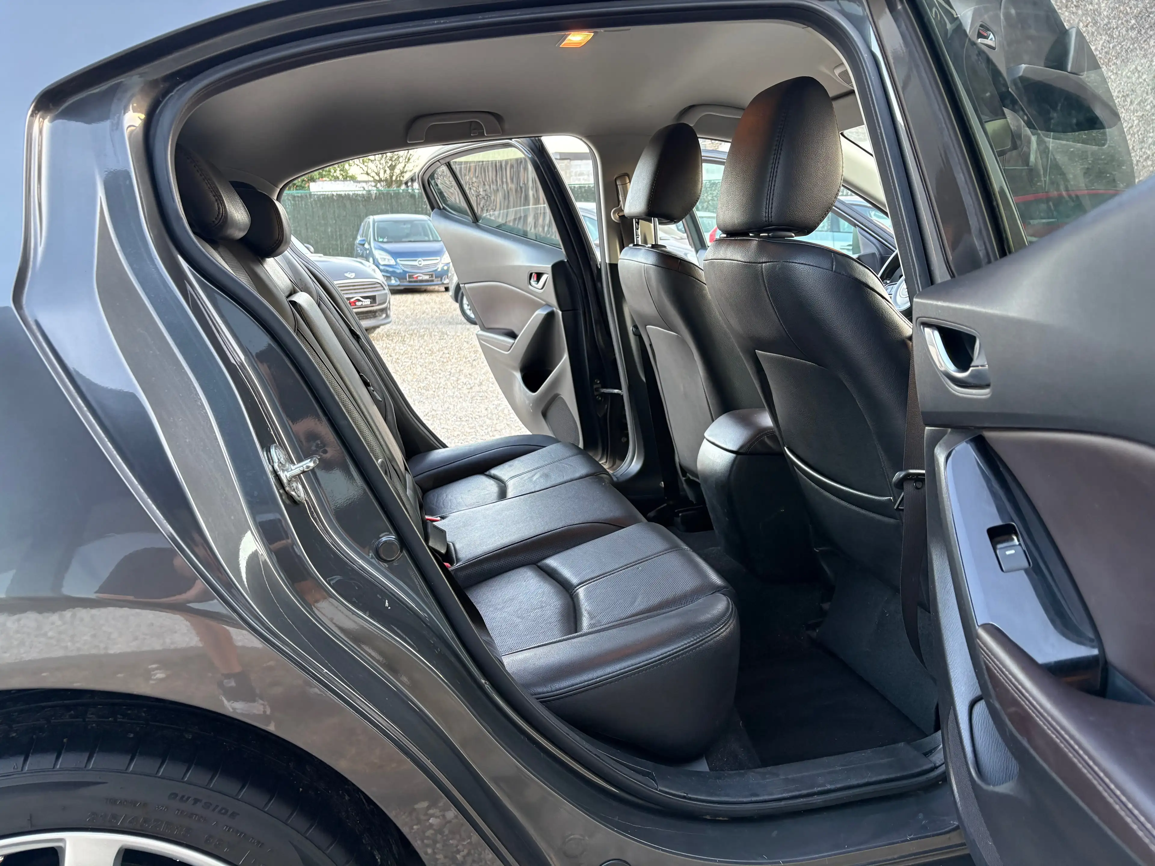 Mazda 3 3 2.0i Skydrive — photo 11
