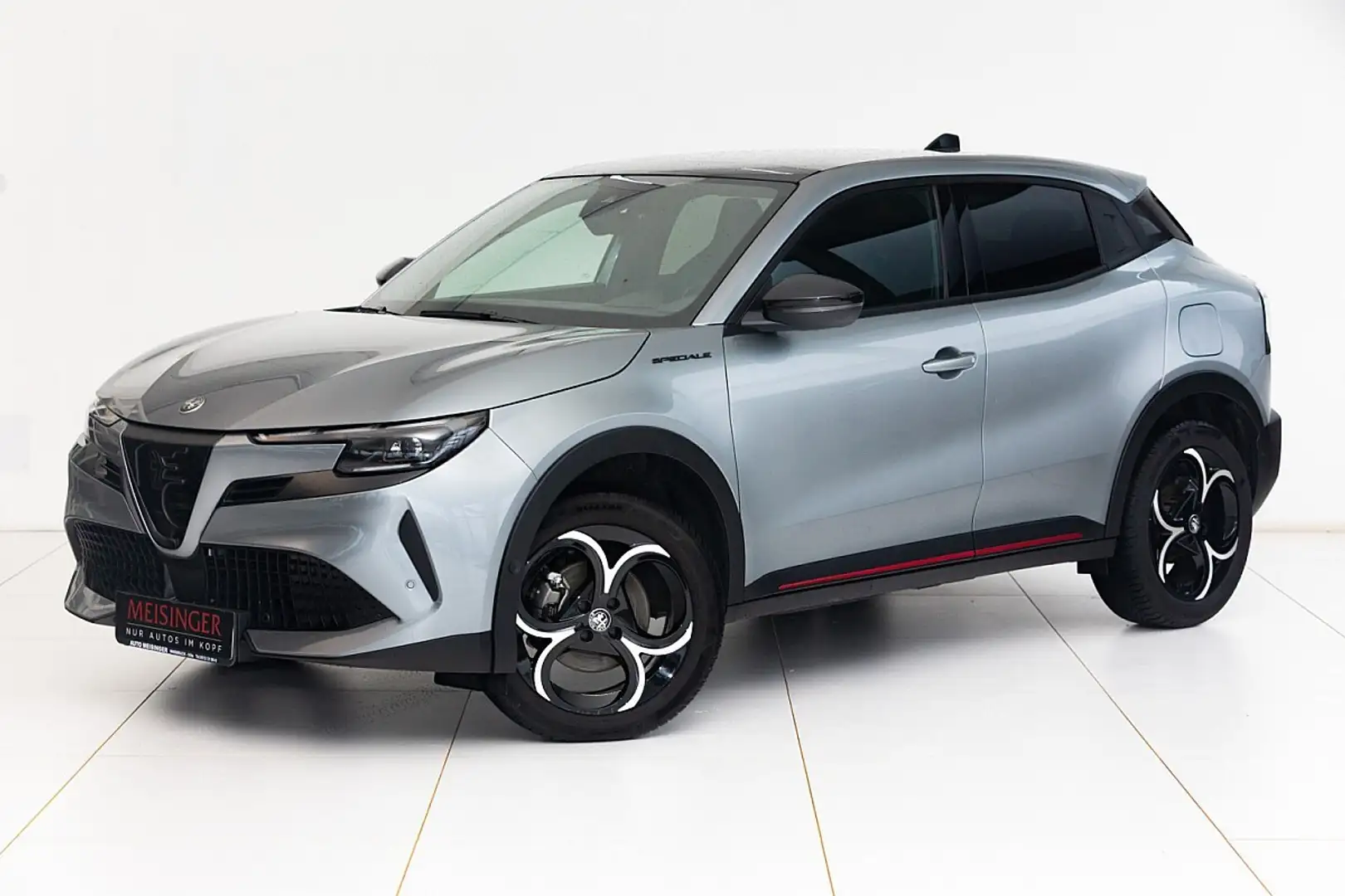 Alfa Romeo Junior Ibrida Speciale 1.2 MHEV e-DCT6 Grau - 1