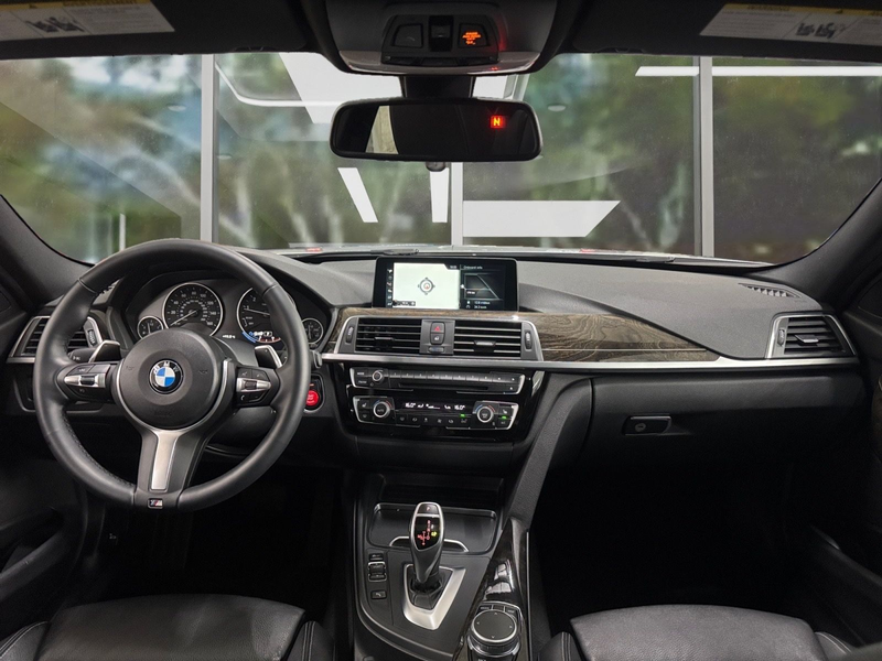 BMW 330 i Limousine xDrive M Sport Edition Aut — photo 9