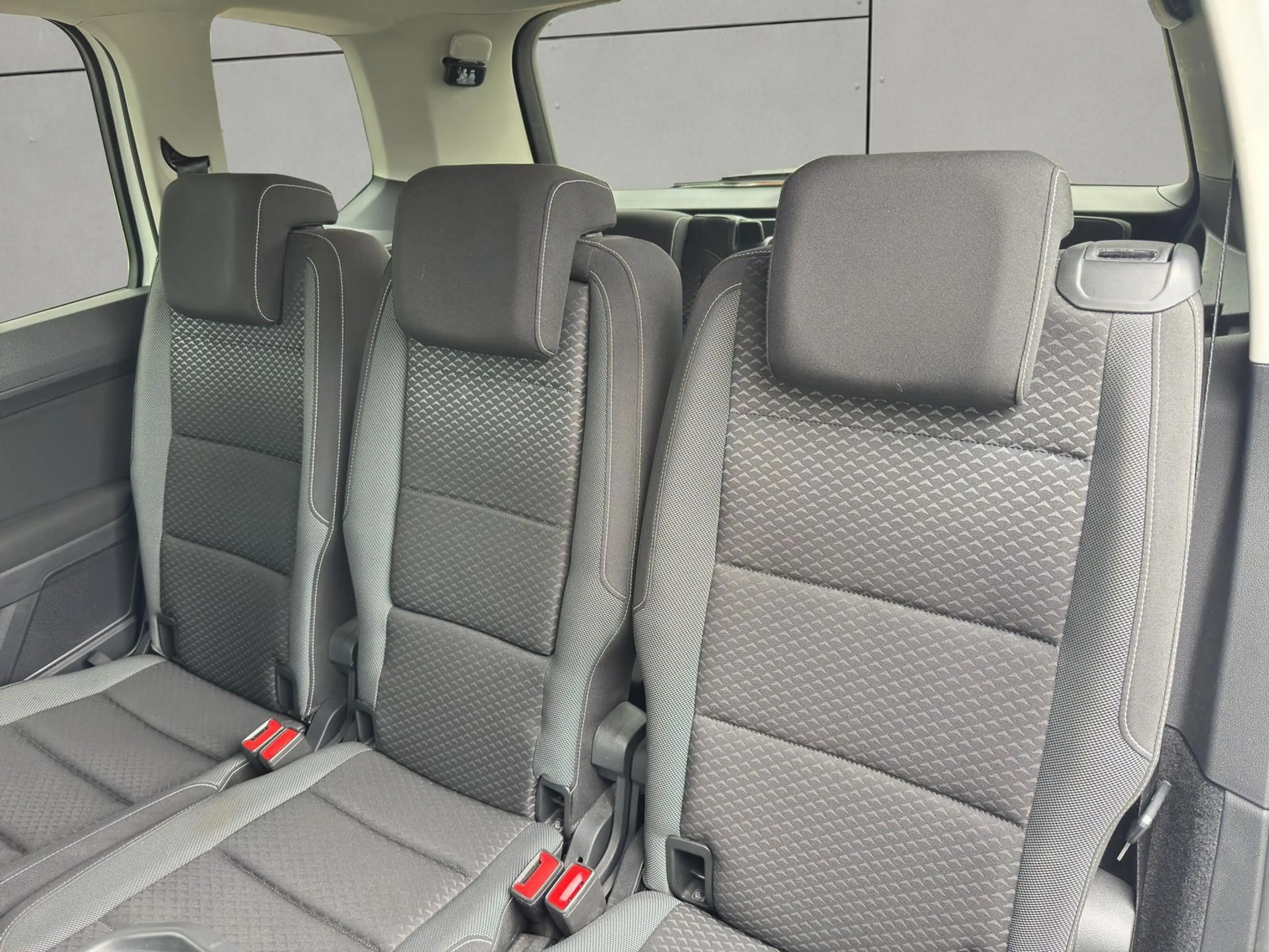 Volkswagen Touran Active 1.5 TSI DSG 7-Sitze Navi ACC SHZ — photo 16