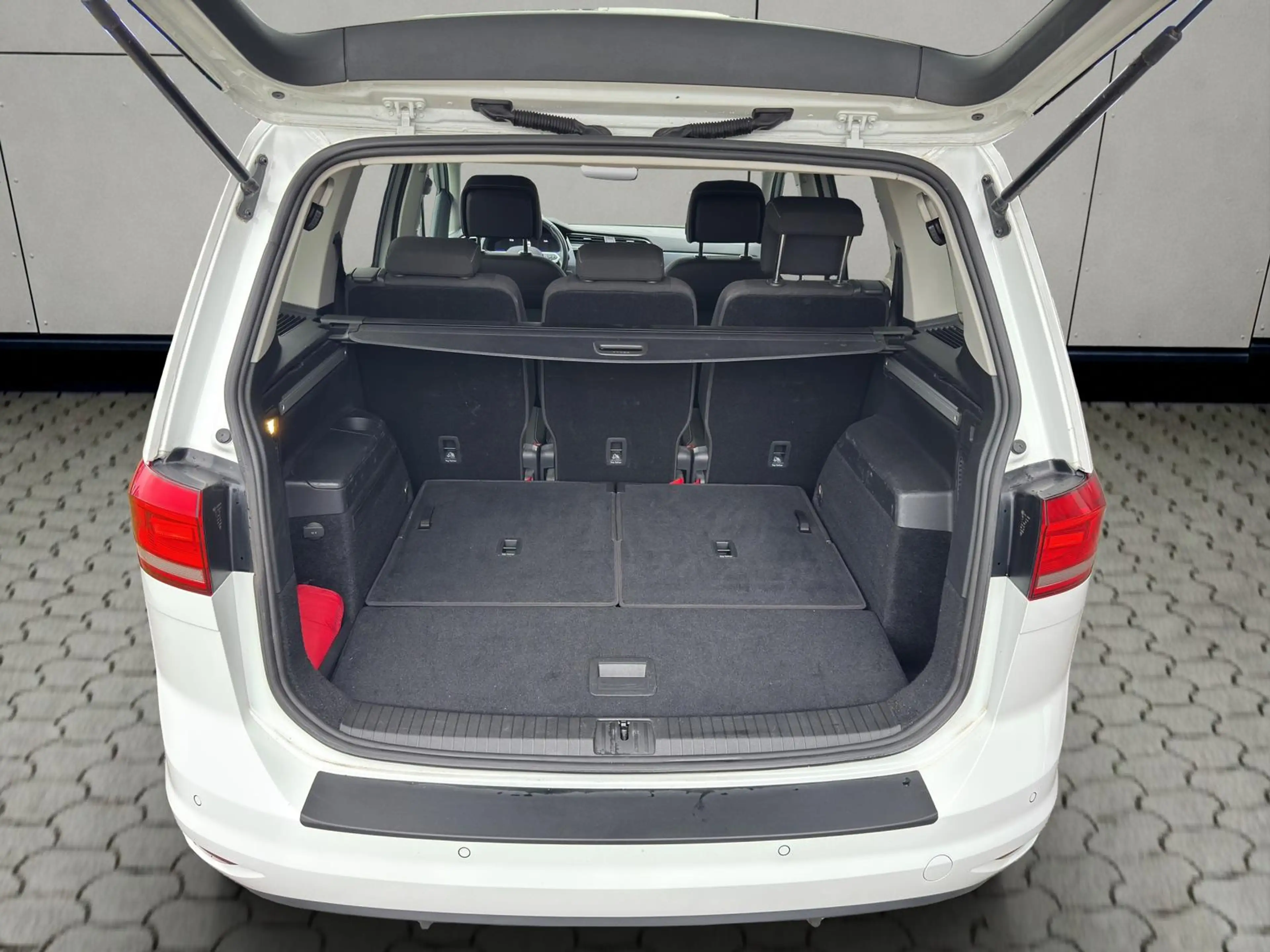 Volkswagen Touran Active 1.5 TSI DSG 7-Sitze Navi ACC SHZ — photo 8