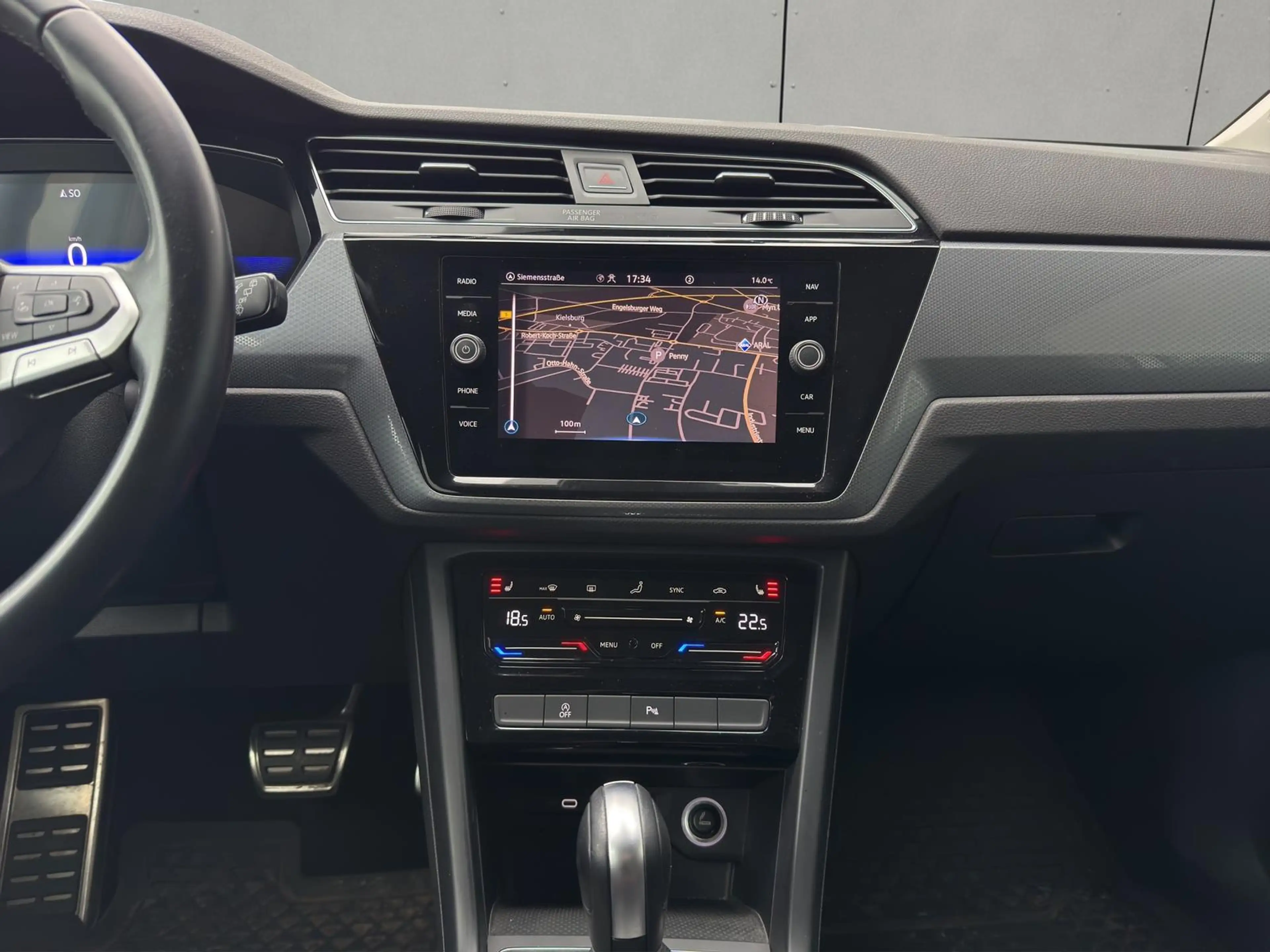 Volkswagen Touran Active 1.5 TSI DSG 7-Sitze Navi ACC SHZ — photo 19