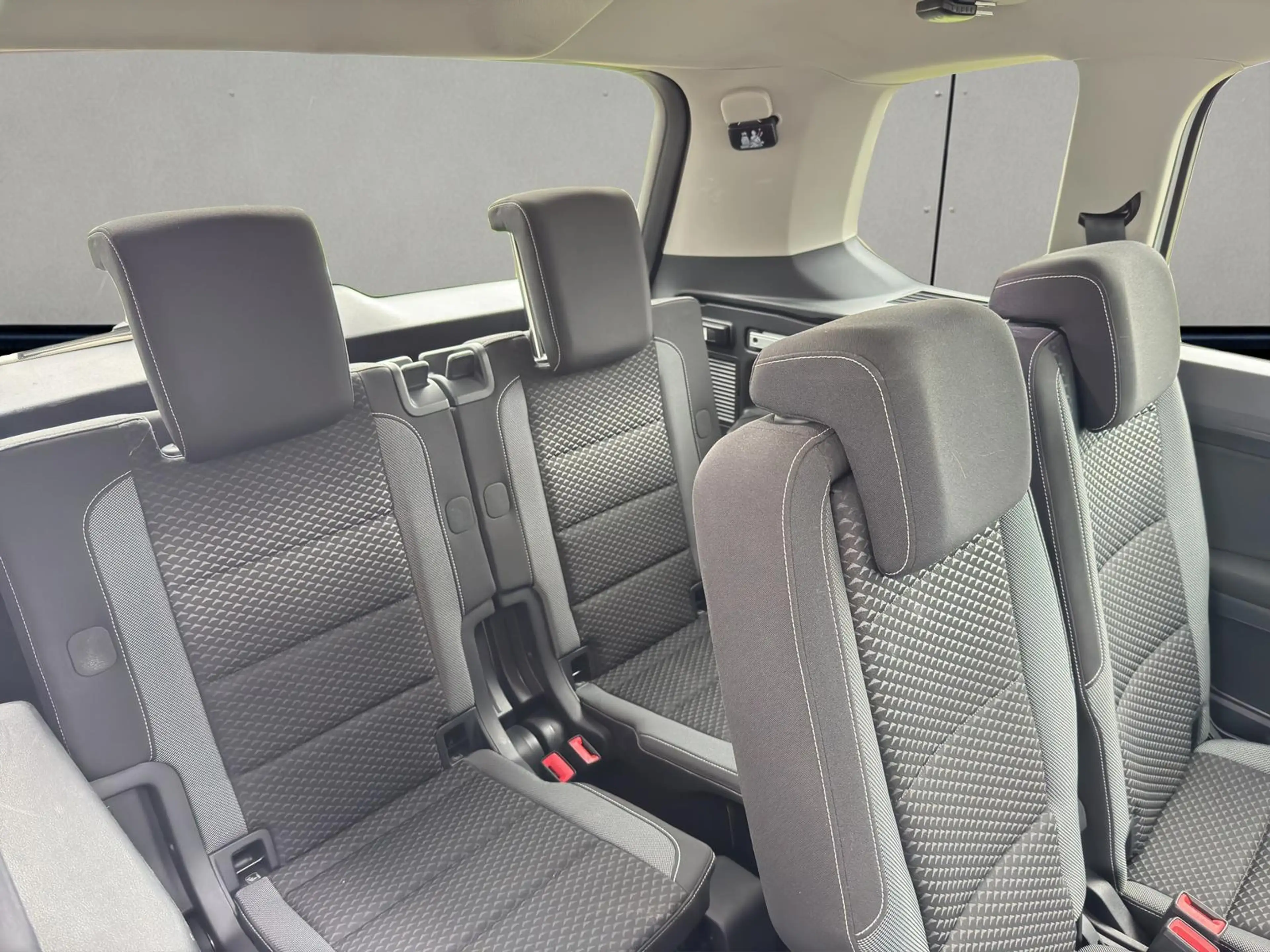 Volkswagen Touran Active 1.5 TSI DSG 7-Sitze Navi ACC SHZ — photo 14