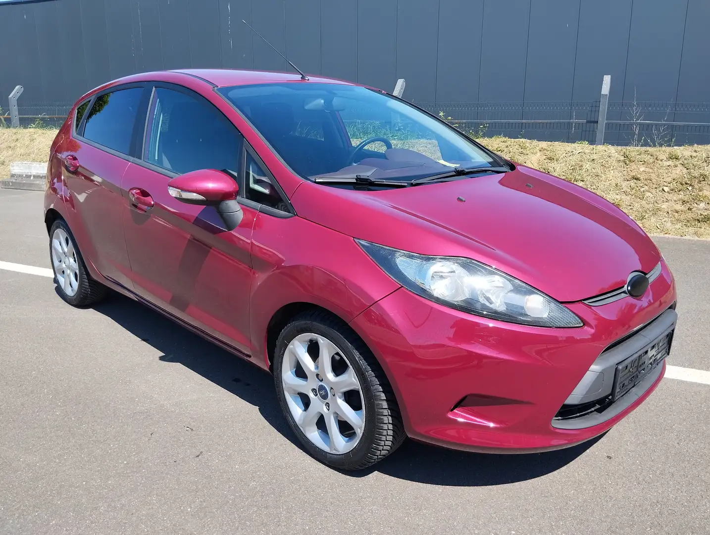 Ford Fiesta 1.6 TDCi Trend Airco eur5 Pret a immatr. ljubičasta - 2