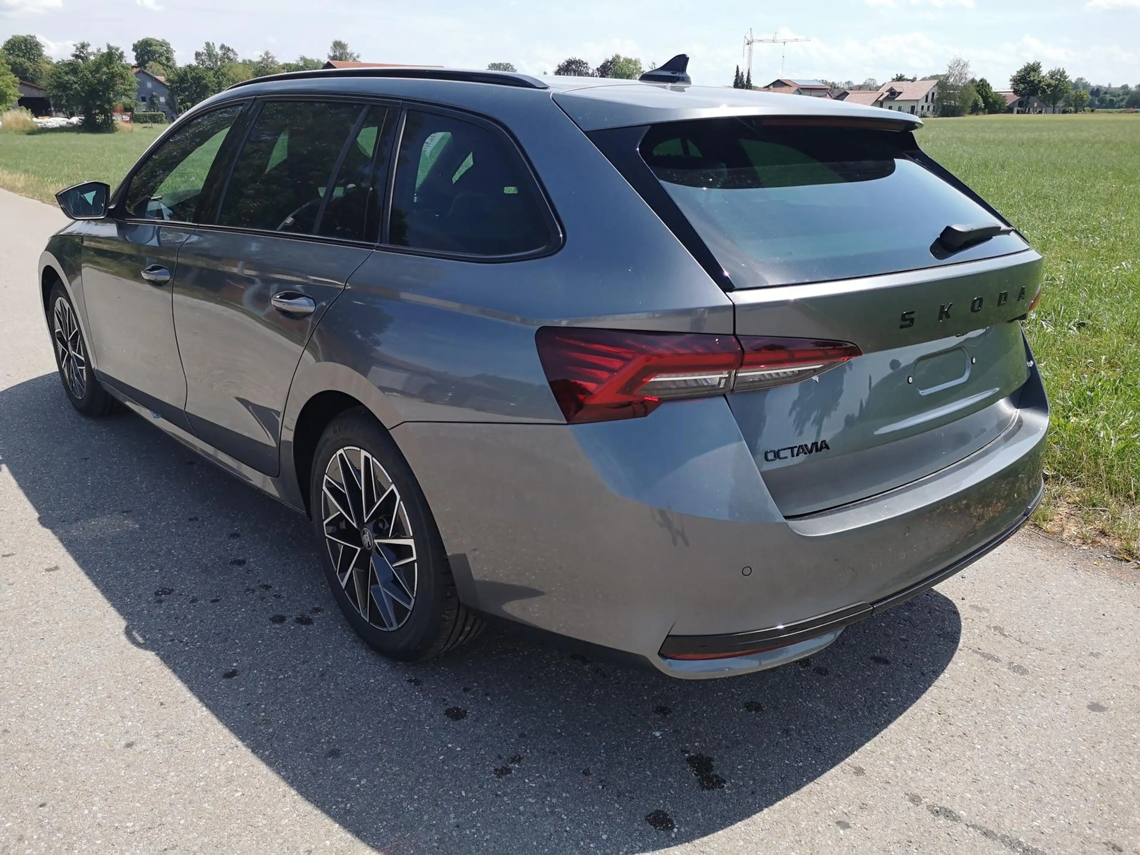 Skoda Octavia Combi 2.0 TDI 110 kW Sportline Kombi AHK GV5 AC... — photo 2