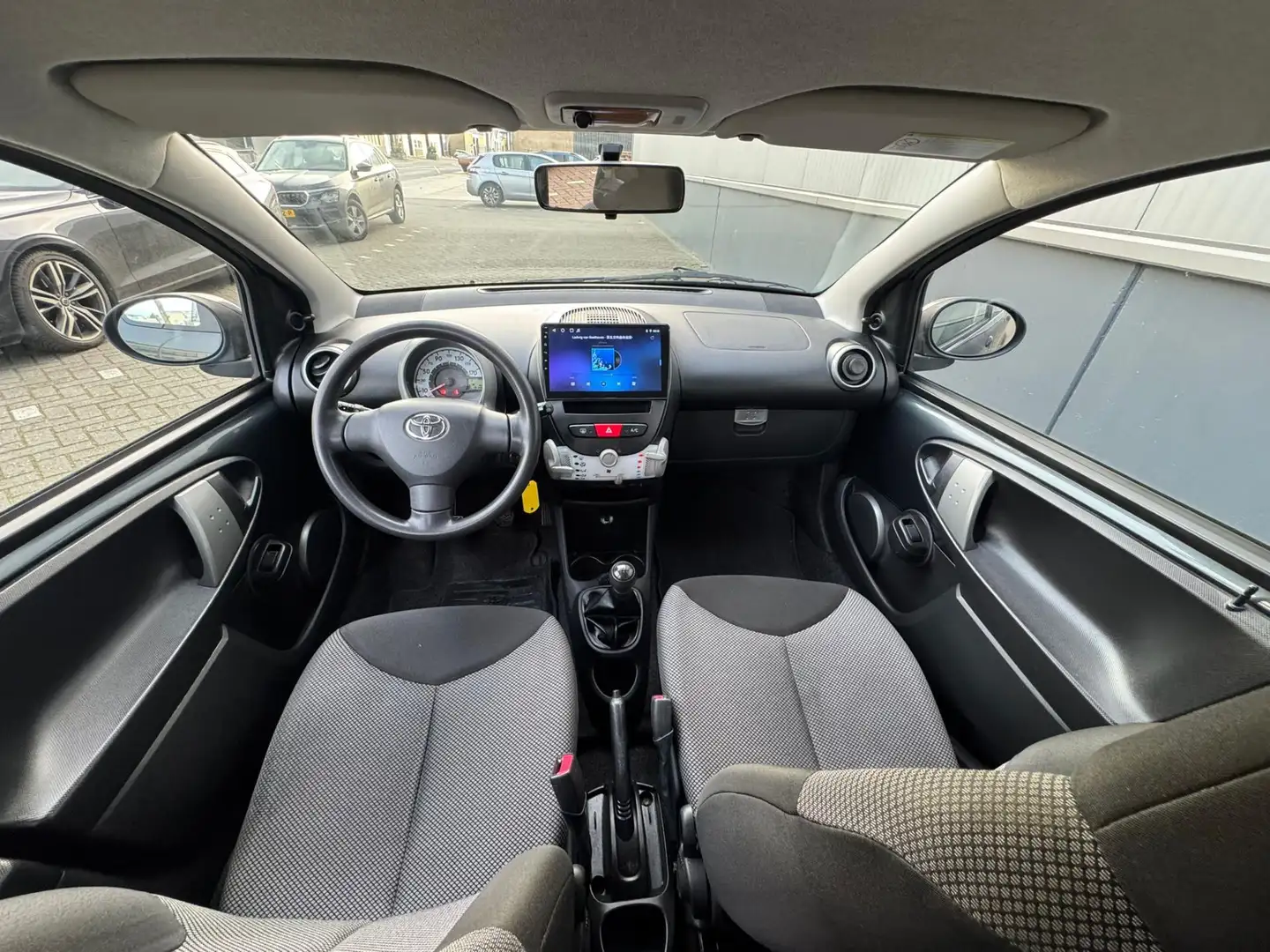 Toyota Aygo 1.0 VVT-i Comfort facelift carplay airco nieuwe ap Grau - 2