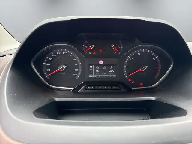 Peugeot Rifter view 14